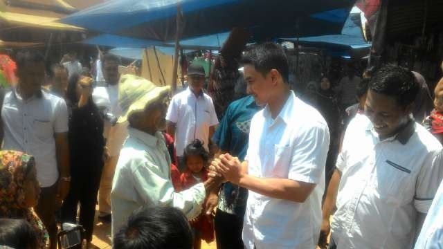 Zumi Zola saat blusukan di Sungai Bahar